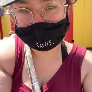 Meet your Posher, Leslie